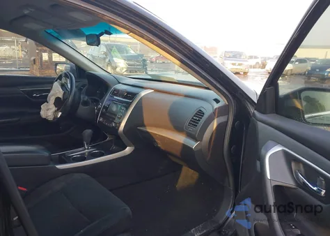 2015 Nissan Altima 2.5 Sv z USA, uszkodzony, nr VIN 1N4AL3AP9FC443432